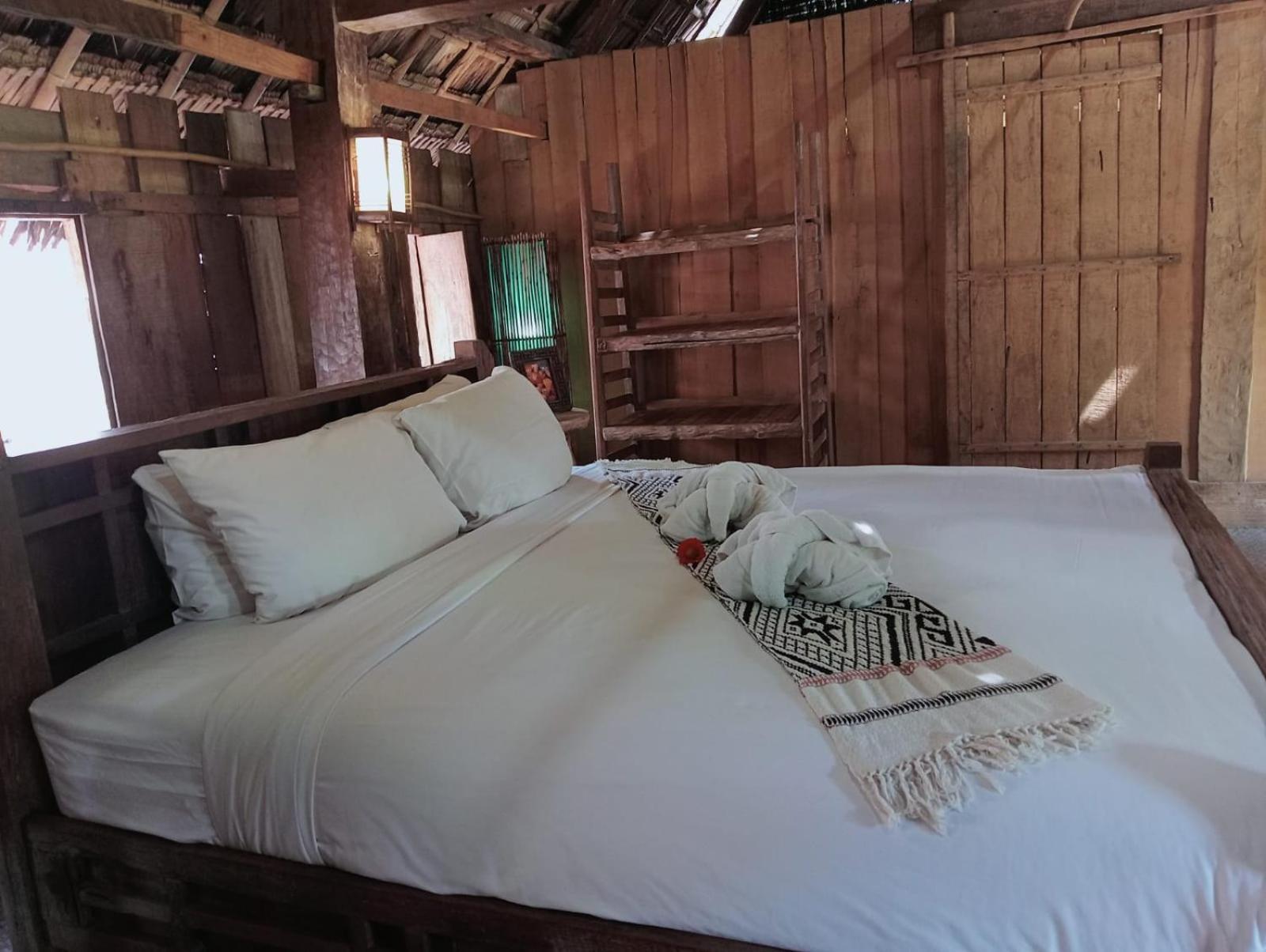 On The Mekong Resort لوانغ برابانغ الغرفة الصورة