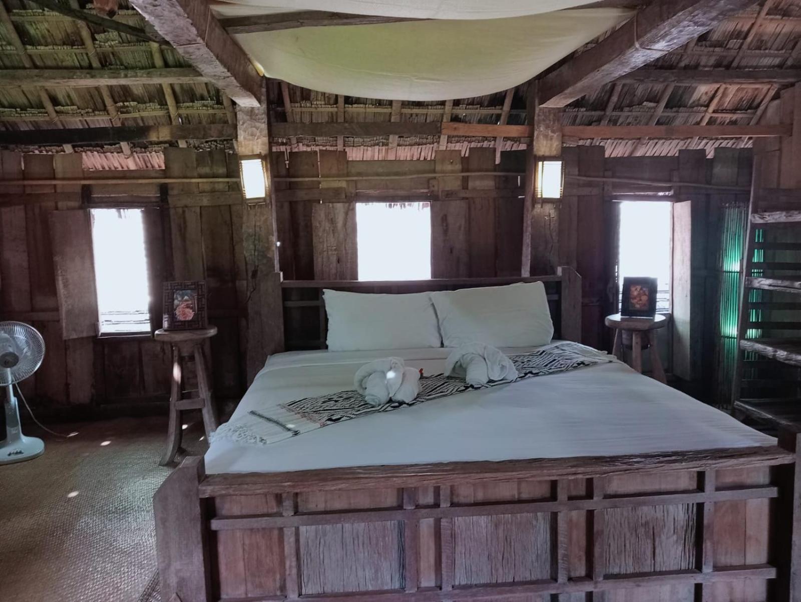 On The Mekong Resort لوانغ برابانغ الغرفة الصورة